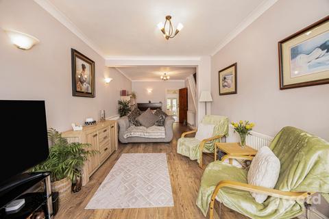 3 bedroom end of terrace house for sale, Hamilton Road, Romford, RM2