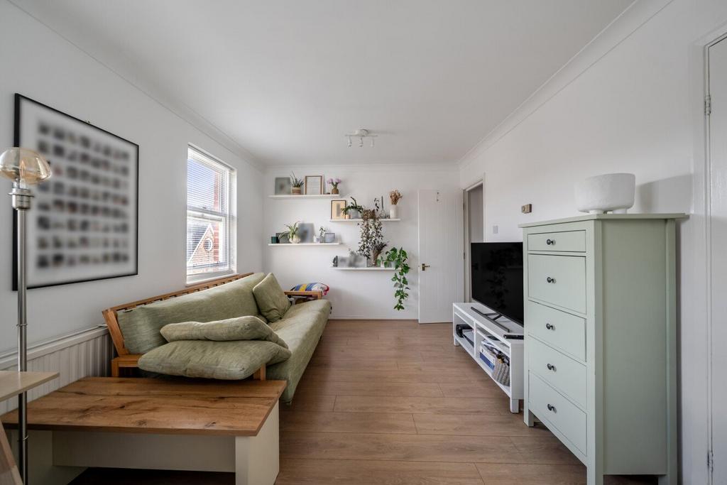 Apartment in London - View 3