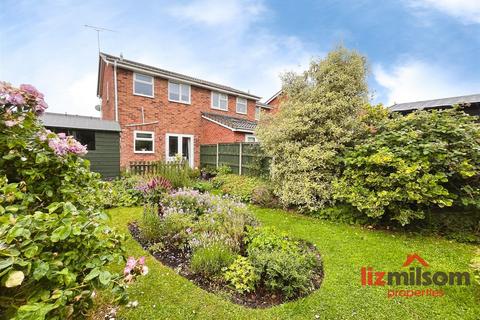 2 bedroom semi-detached house for sale, Falcon Way, Woodville DE11