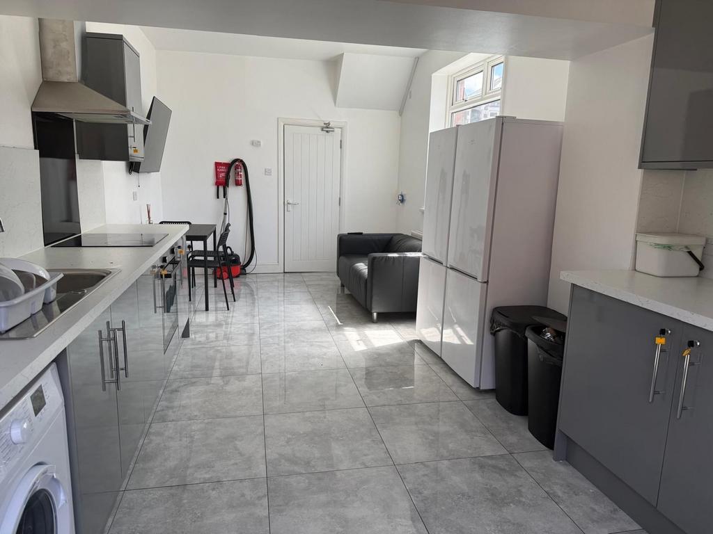 House in CARDIFF - View 5