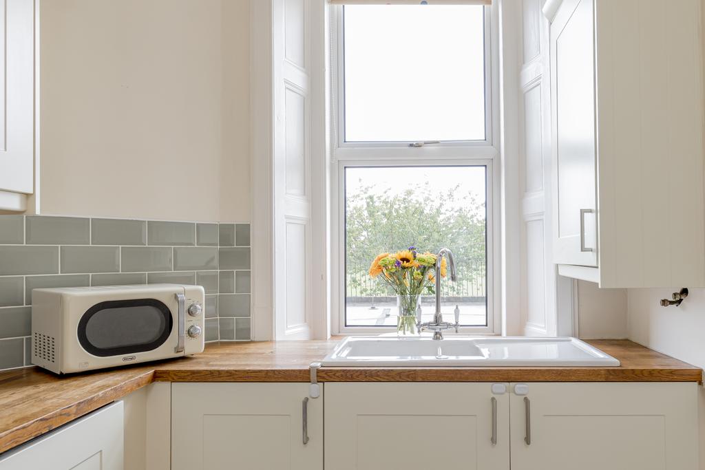 Apartment in Edinburgh - More