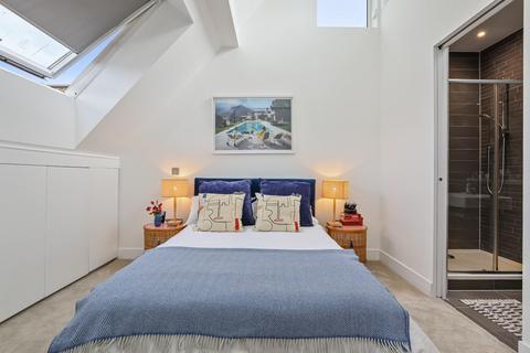 3 bedroom house for sale, Denmark Road, London, SE5