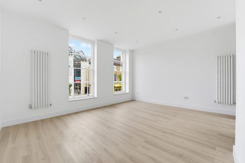 2 bedroom flat to rent, High Street, Uxbridge, UB8