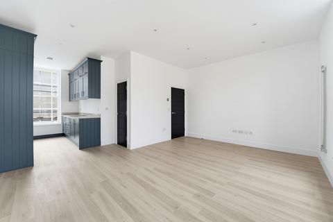 2 bedroom flat to rent, High Street, Uxbridge, UB8