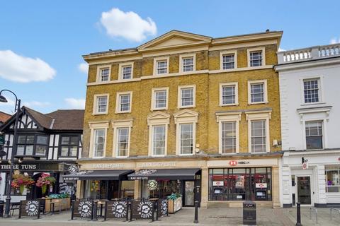 2 bedroom flat to rent, High Street, Uxbridge, UB8