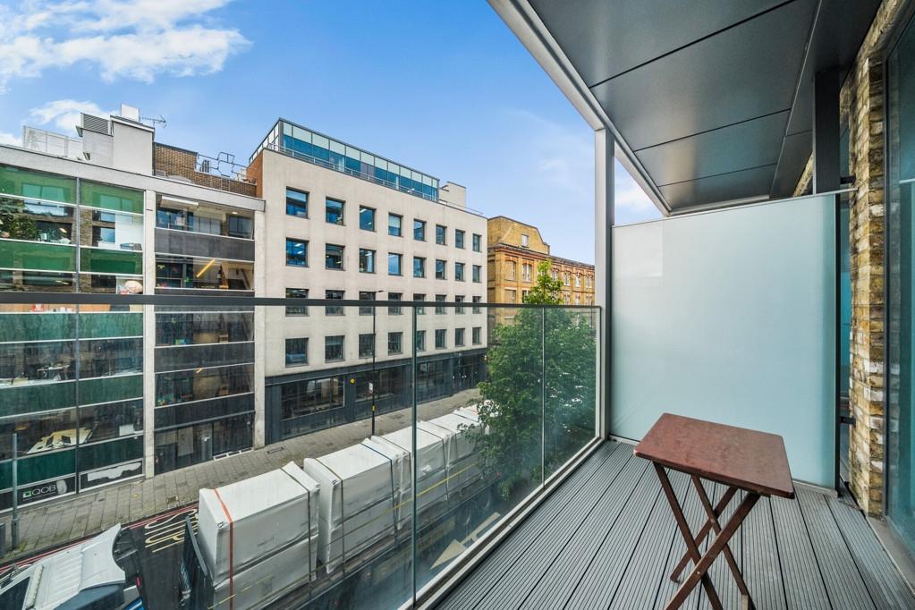 Apartment in London - View 3