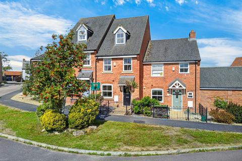 3 bedroom townhouse for sale, Rose Hill Way, Kettering NN14