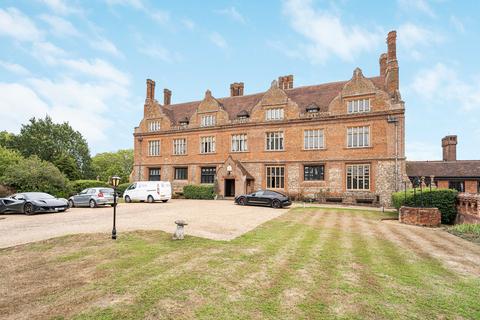 3 bedroom flat for sale, Astonbury Manor, Aston Lane, Stevenage, SG2