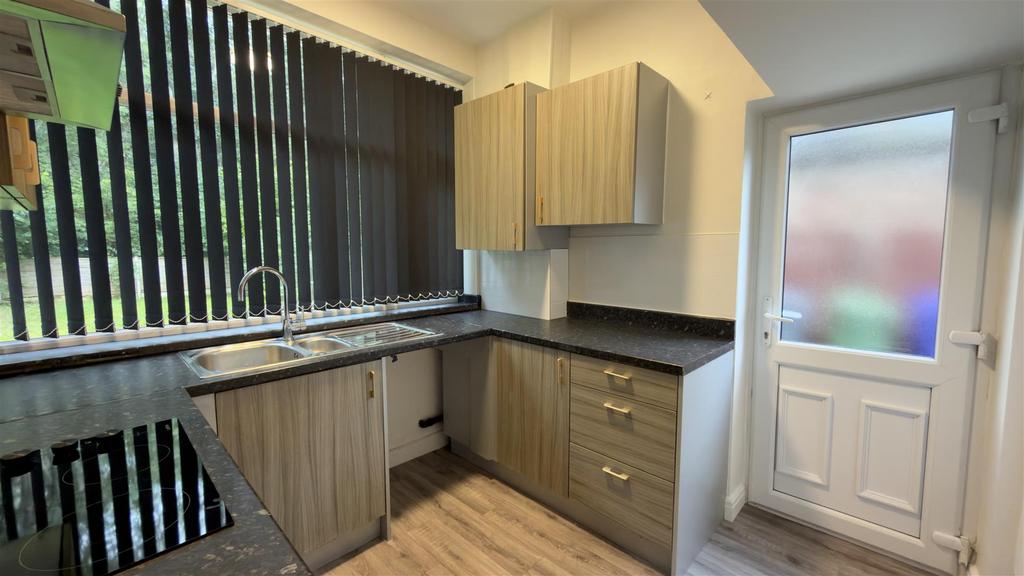 House in Manchester, Chorlton-cum-Hardy - View 4