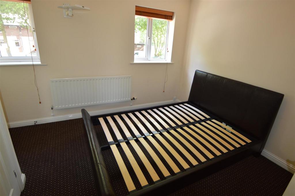 House in Manchester, Hulme - More