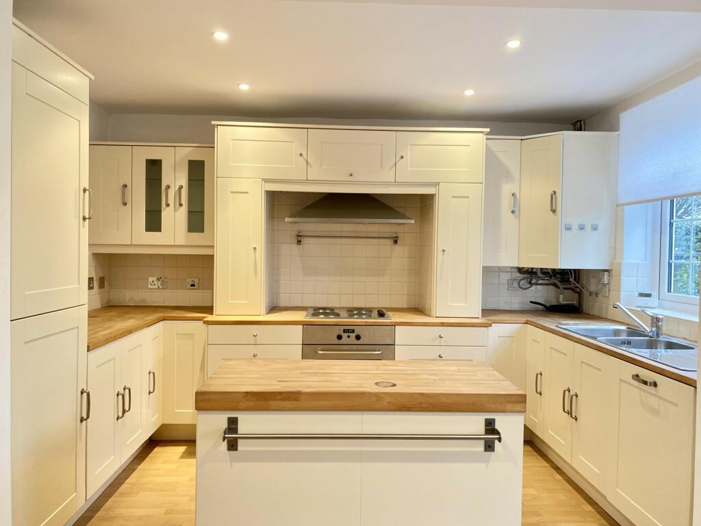 House in Salford, Greater Manchester - View 3