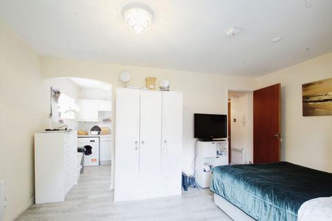 undefined, Knowles Close, Yiewsley, West Drayton UB7