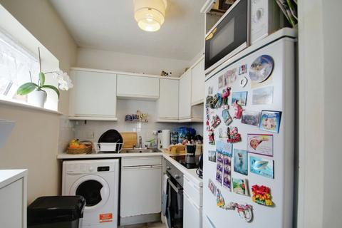 undefined, Knowles Close, Yiewsley, West Drayton UB7