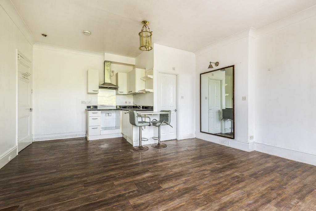 House in London - View 5