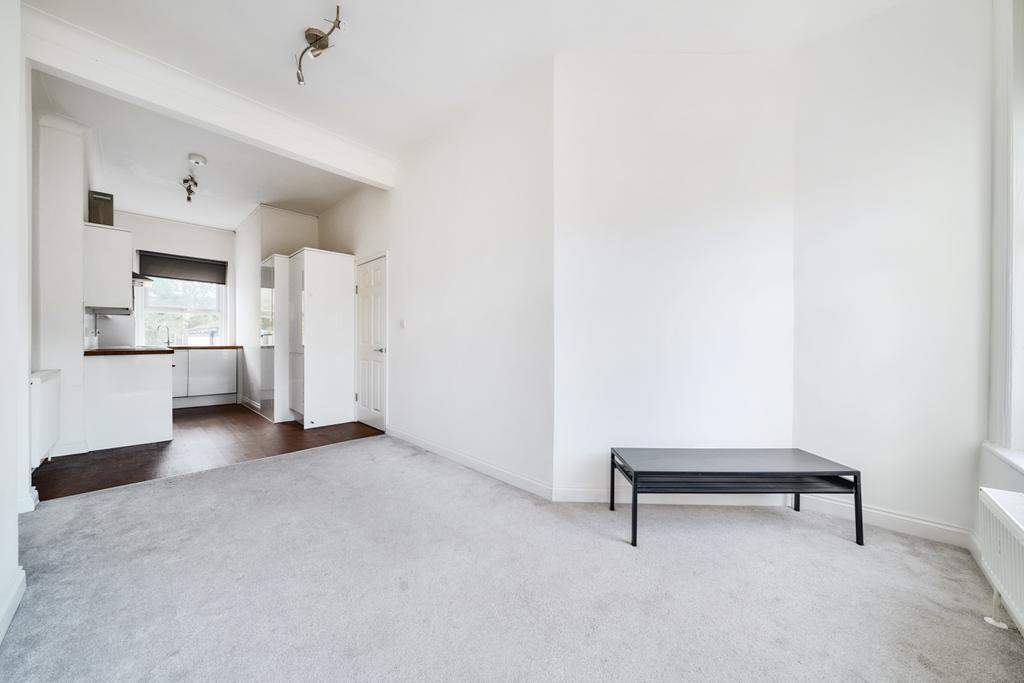 Apartment in Catford - View 2