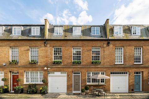 3 bedroom terraced house to rent, Frederick Close, Hyde Park, London W2