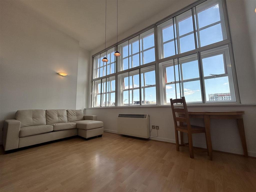 Apartment in Manchester, City Centre - View 2