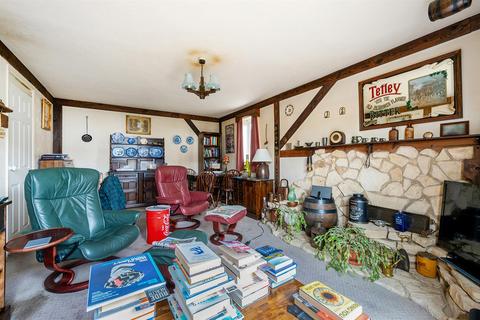 2 bedroom maisonette for sale, Springfield Close, Andover