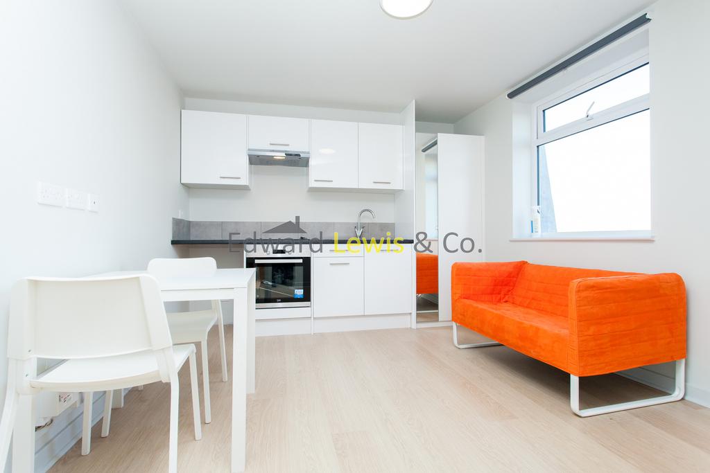 Apartment in London - View 5