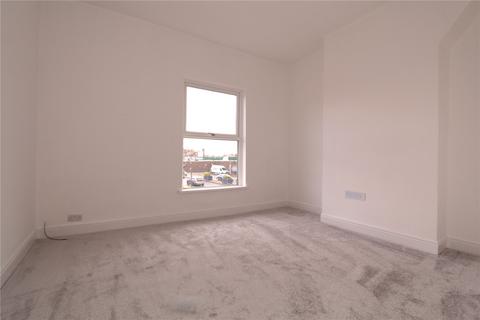 3 bedroom terraced house to rent, Hyde Road, Manchester M34