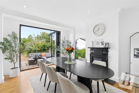 3 bedroom semi-detached house for sale, Repton Avenue, Gidea Park, RM2
