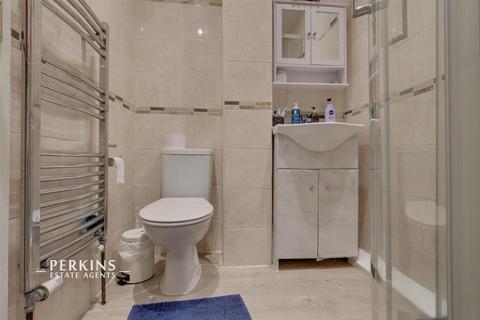 3 bedroom maisonette to rent, Ramsey Close, Greenford
