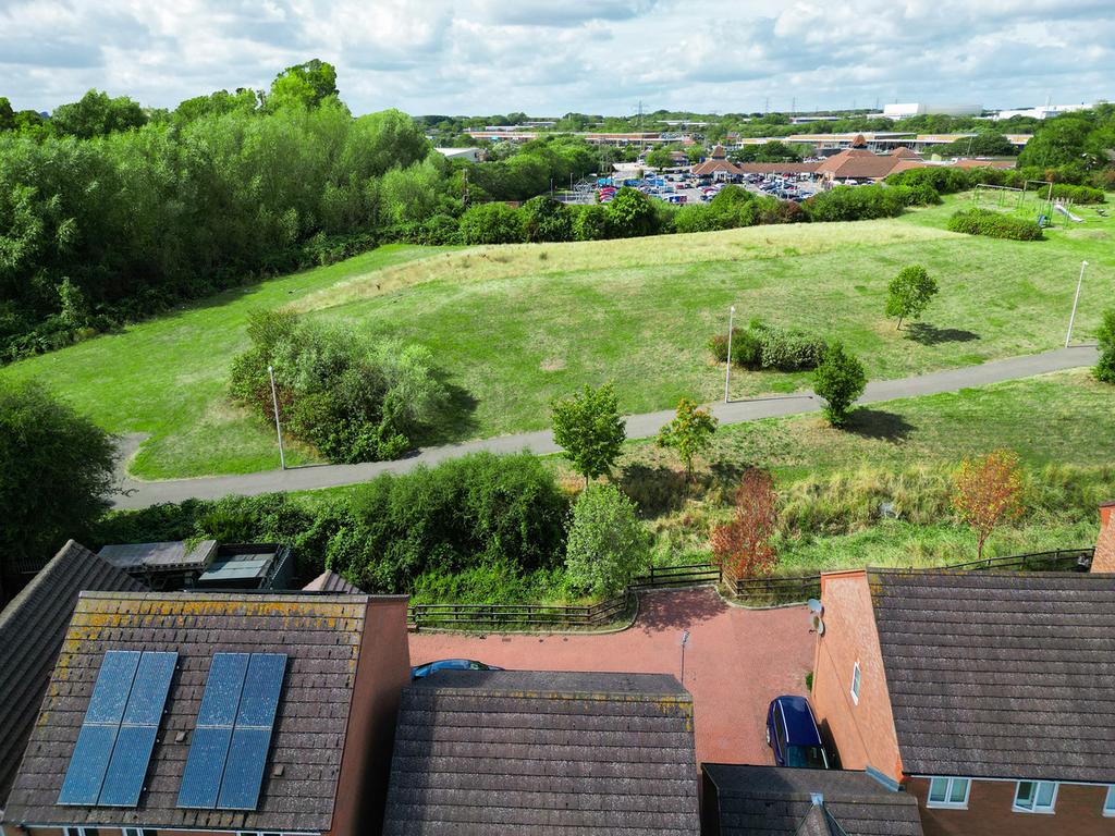 House in Rugby - More