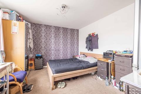 undefined, Uxbridge Road, Slough SL2