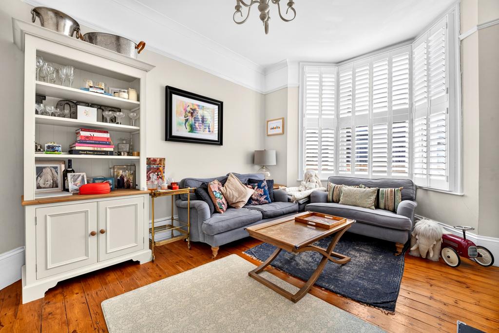 Apartment in Highbury - View 2