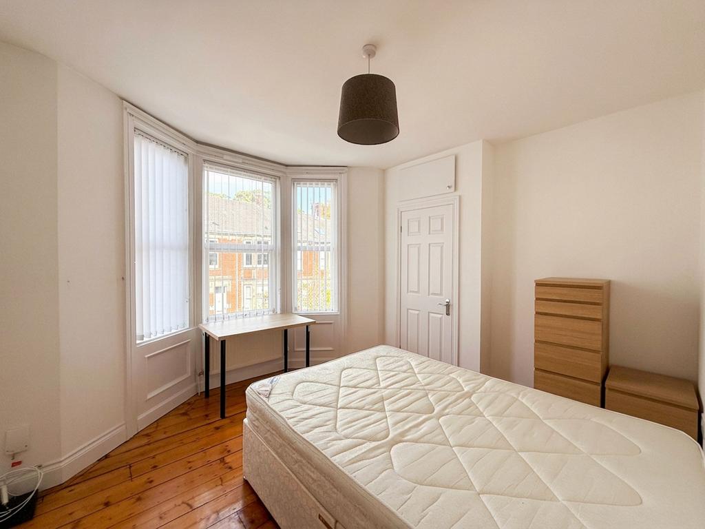 Apartment in Newcastle Upon Tyne - View 5