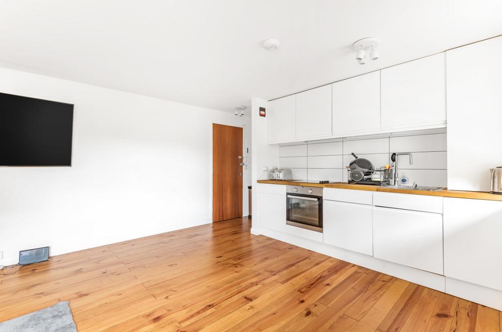 Apartment in London - View 2