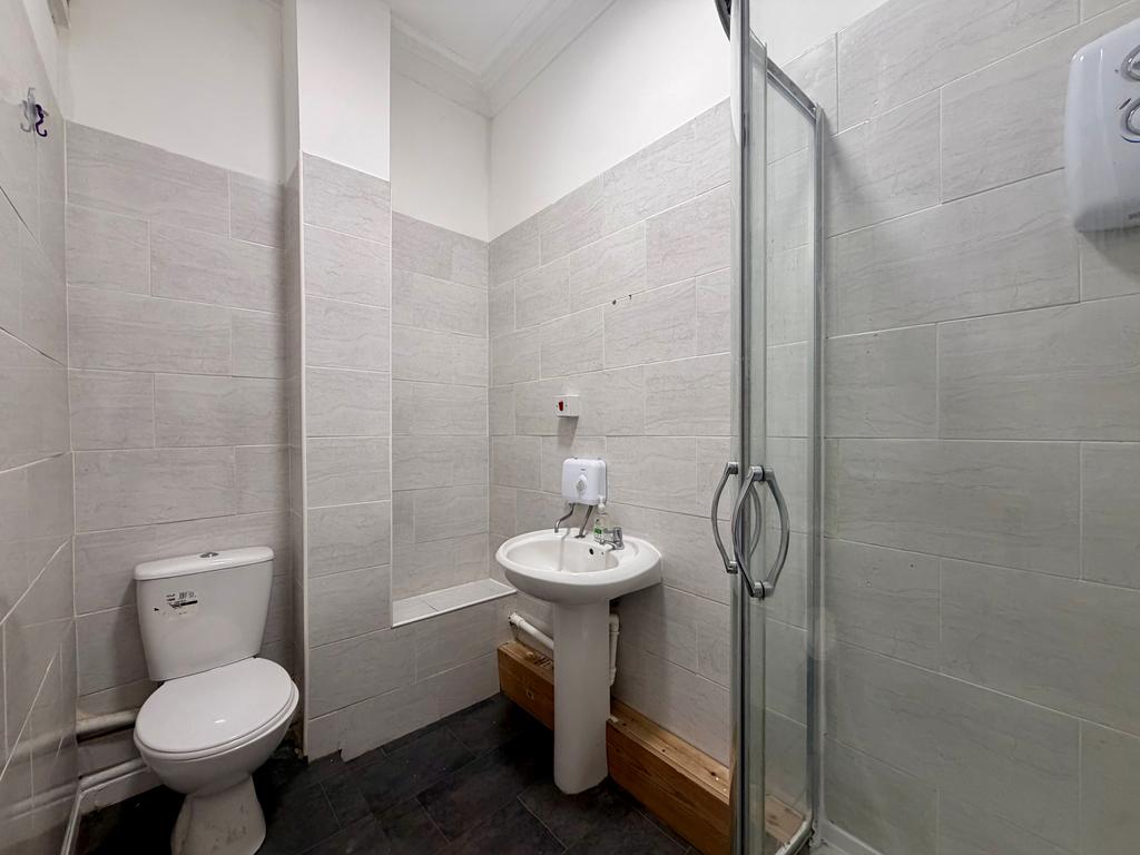 Apartment in Sheffield - View 5