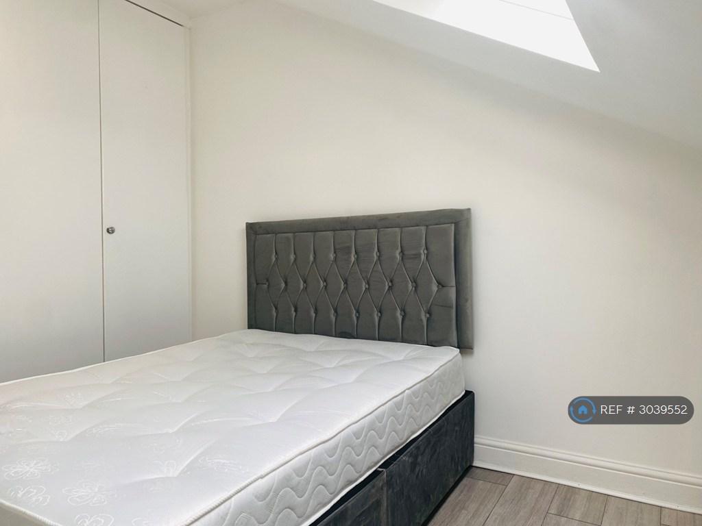 Apartment in London - View 2