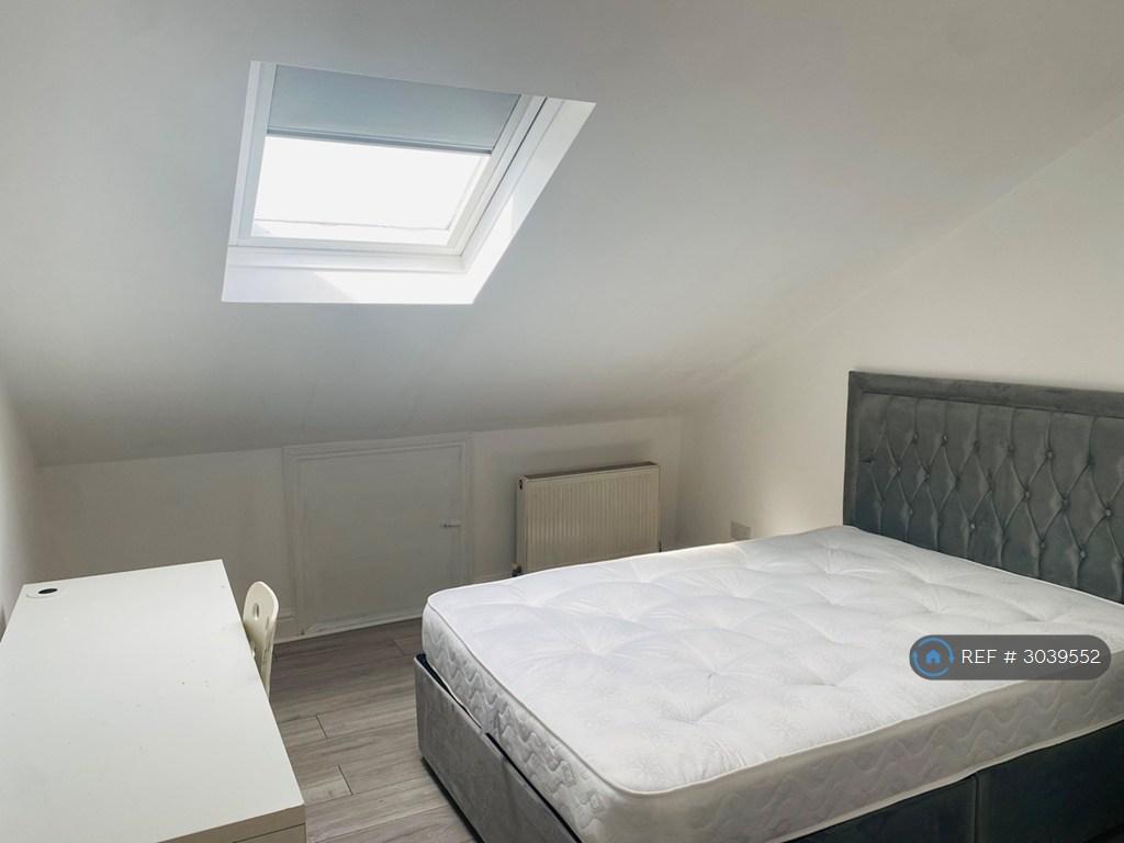 Apartment in London - View 3
