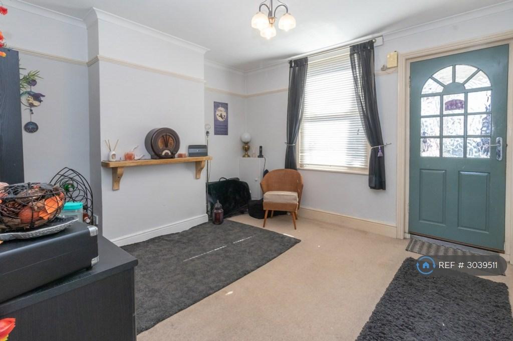 House in Sutton - View 3