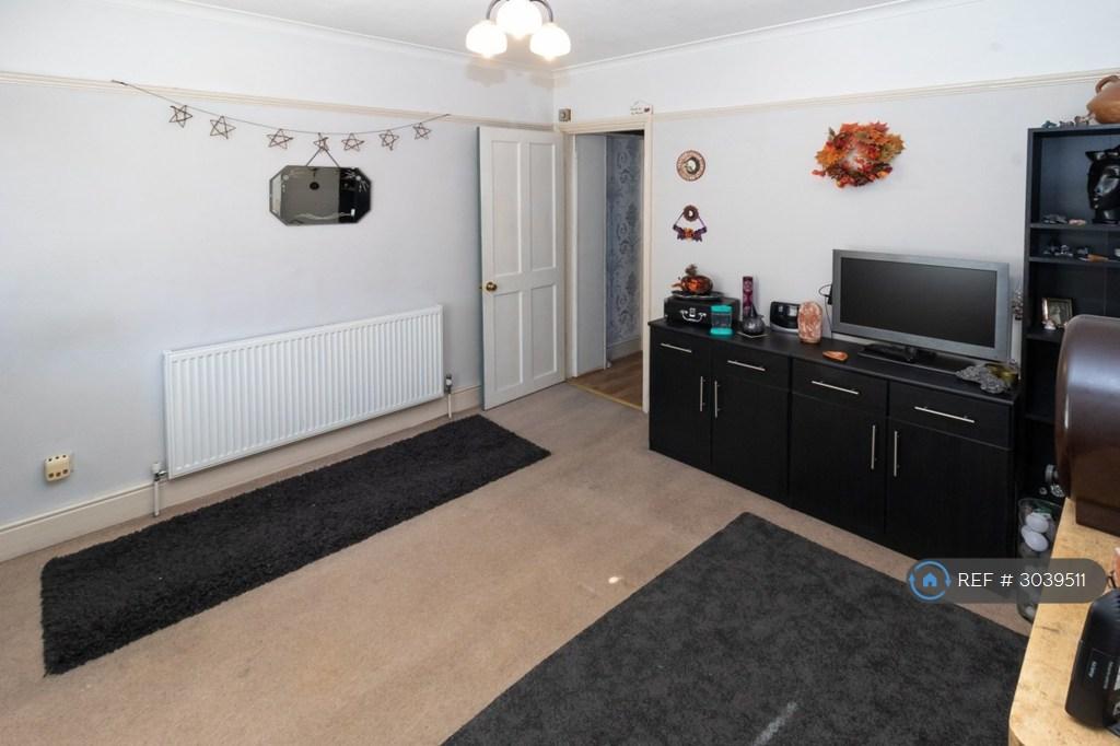 House in Sutton - View 4