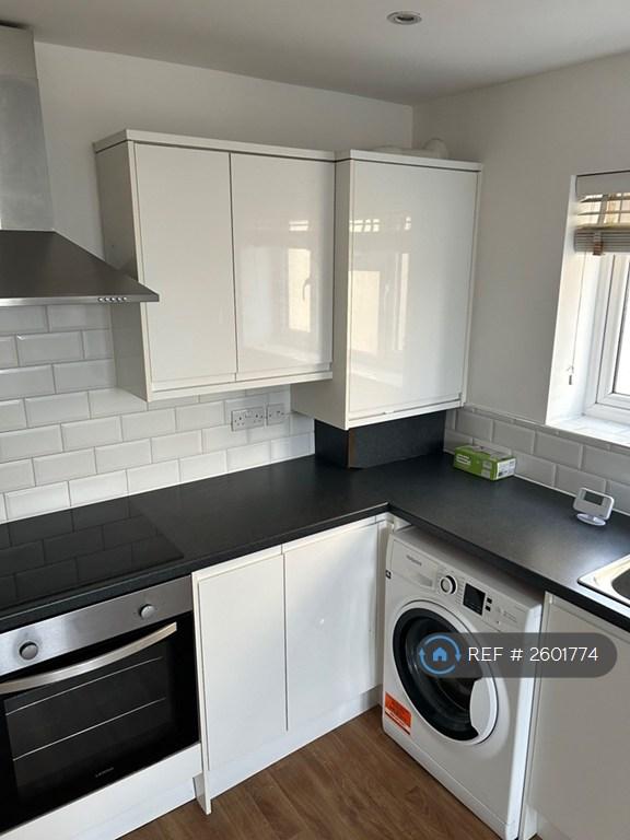 Apartment in London, Chislehurst West, Chislehurst - View 2