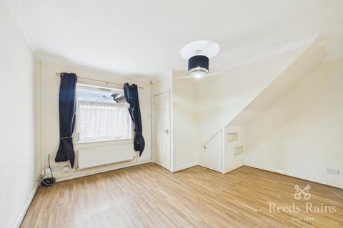 3 bedroom terraced house for sale, Forest Close, Greater Manchester SK16