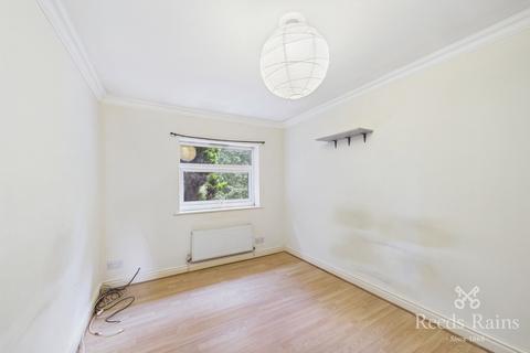3 bedroom terraced house for sale, Forest Close, Greater Manchester SK16