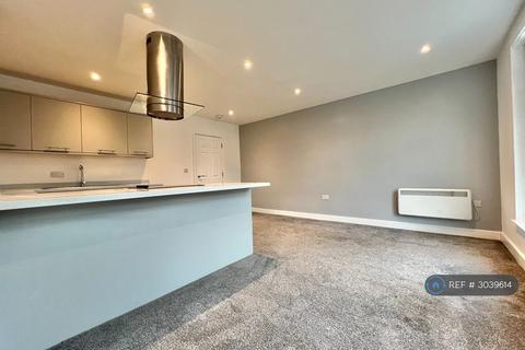 2 bedroom flat to rent, Parrin Lane, Eccles, Manchester, M30