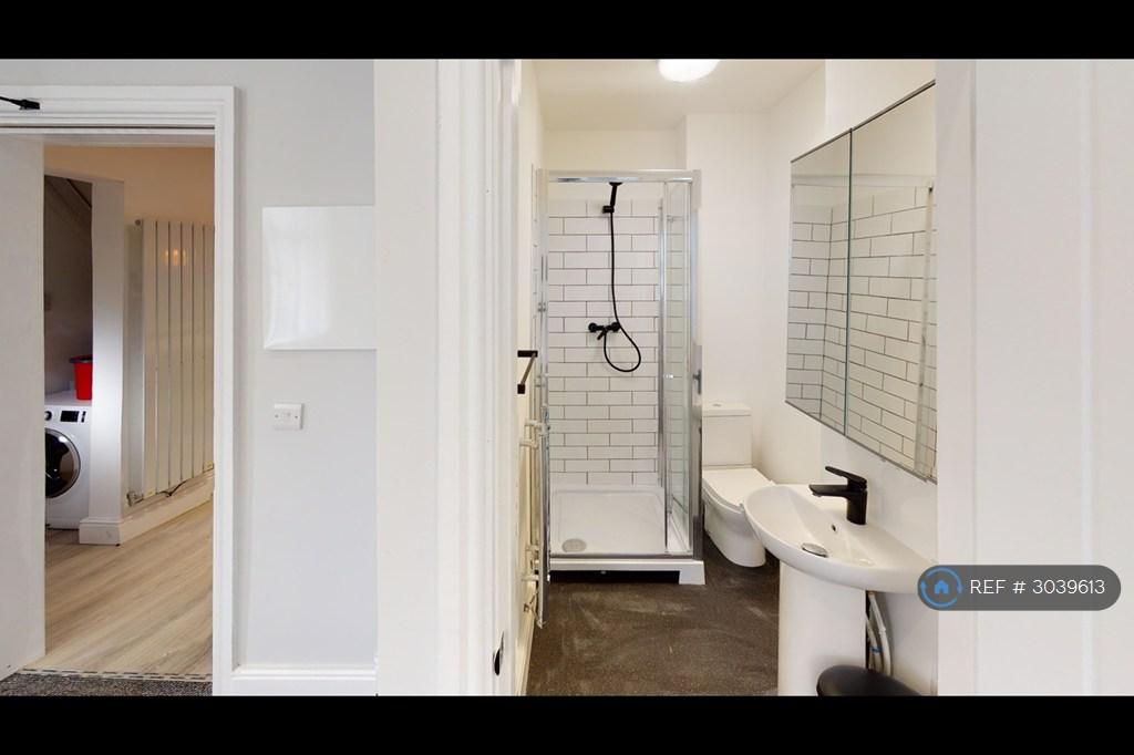 House in Swinton, Manchester - View 5