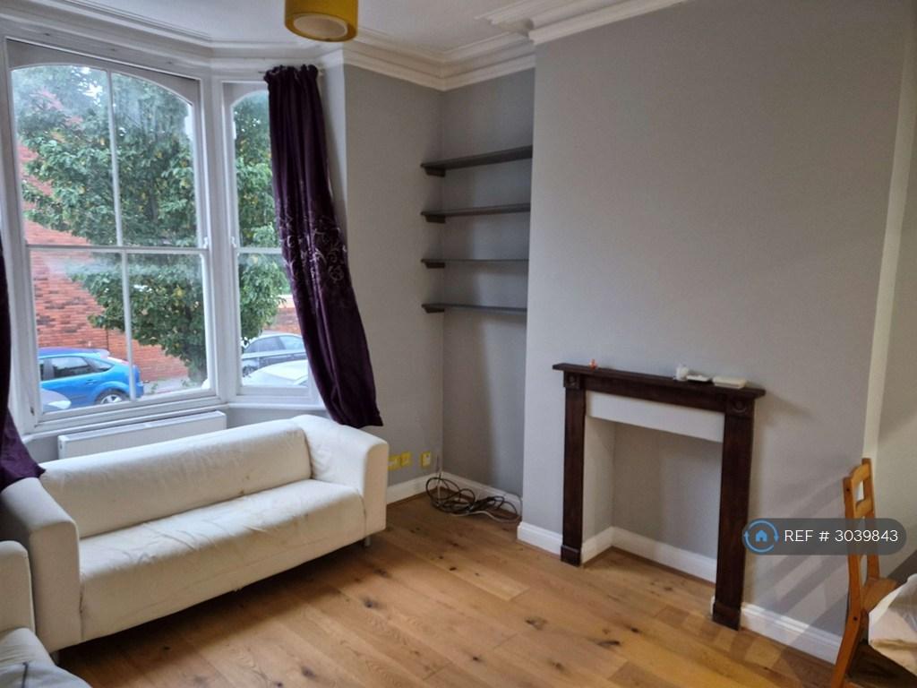Apartment in London - View 3
