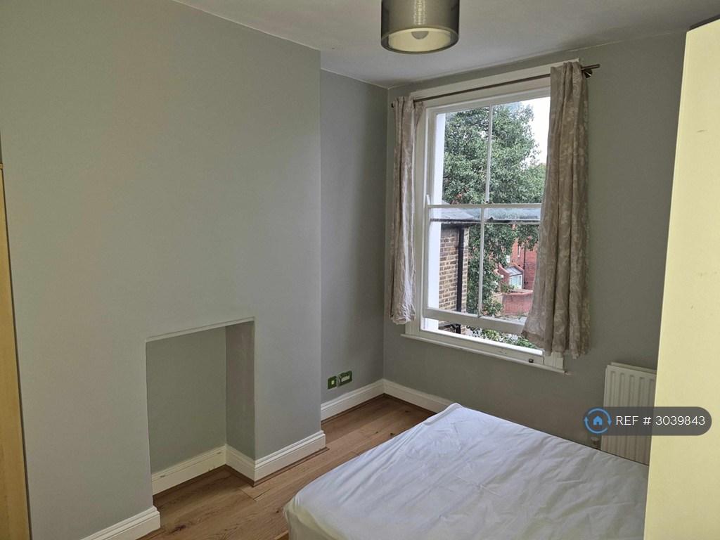 Apartment in London - View 5