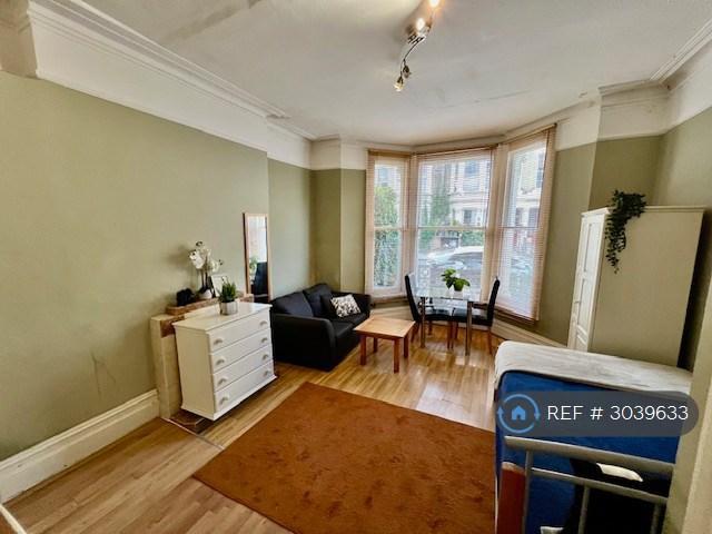 House in London, West Kensington - View 4