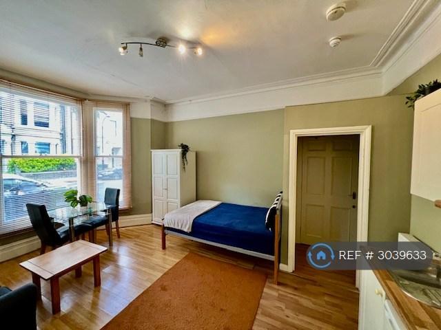 House in London, West Kensington - More