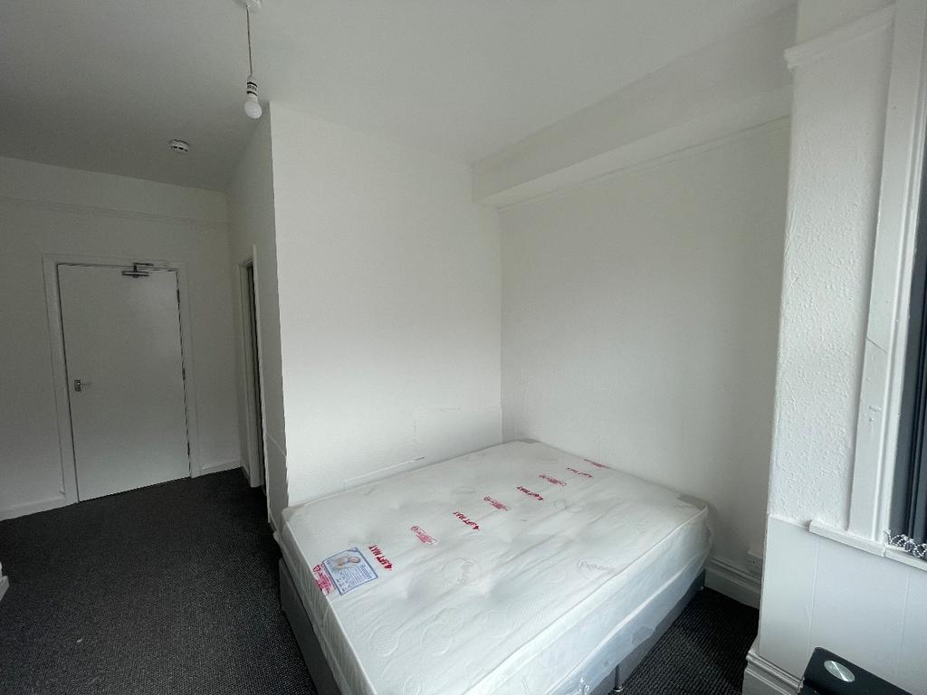 Apartment in Leeds - View 4