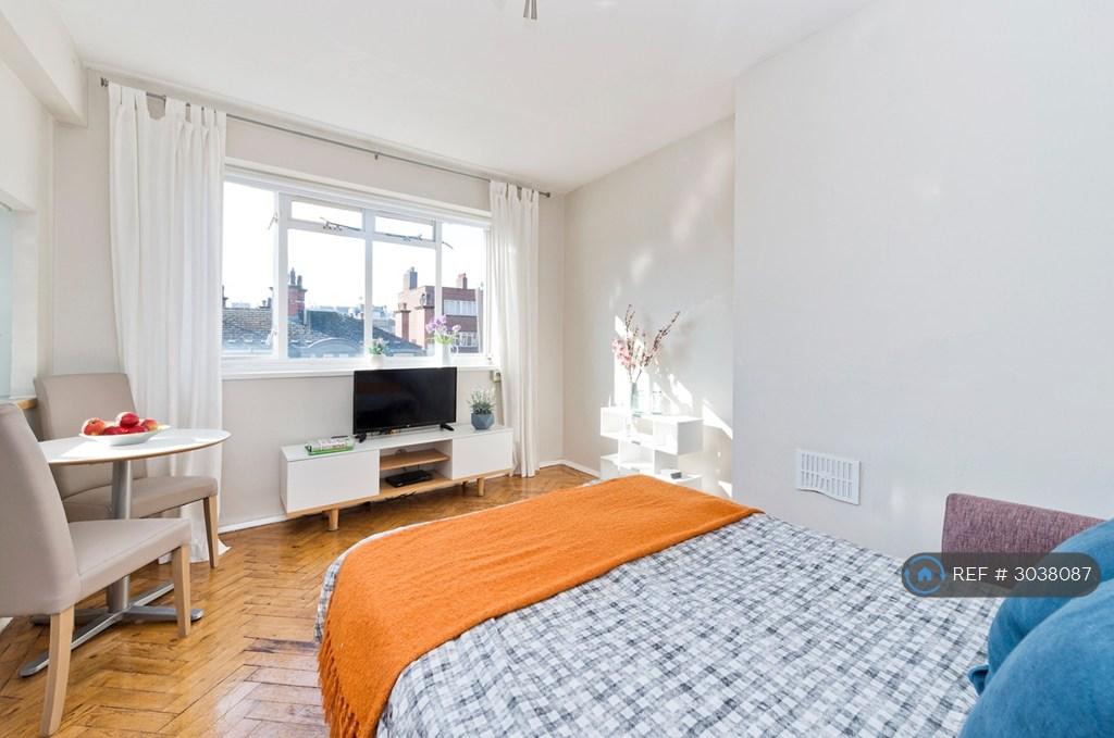 Apartment in London - View 3