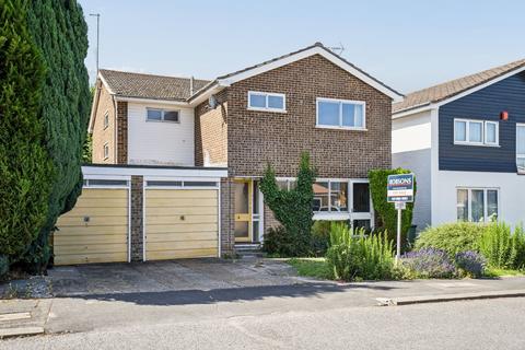 4 bedroom detached house for sale, Staplefield Close, Pinner, HA5 3RW
