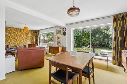 4 bedroom detached house for sale, Staplefield Close, Pinner, HA5 3RW
