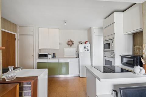 4 bedroom detached house for sale, Staplefield Close, Pinner, HA5 3RW